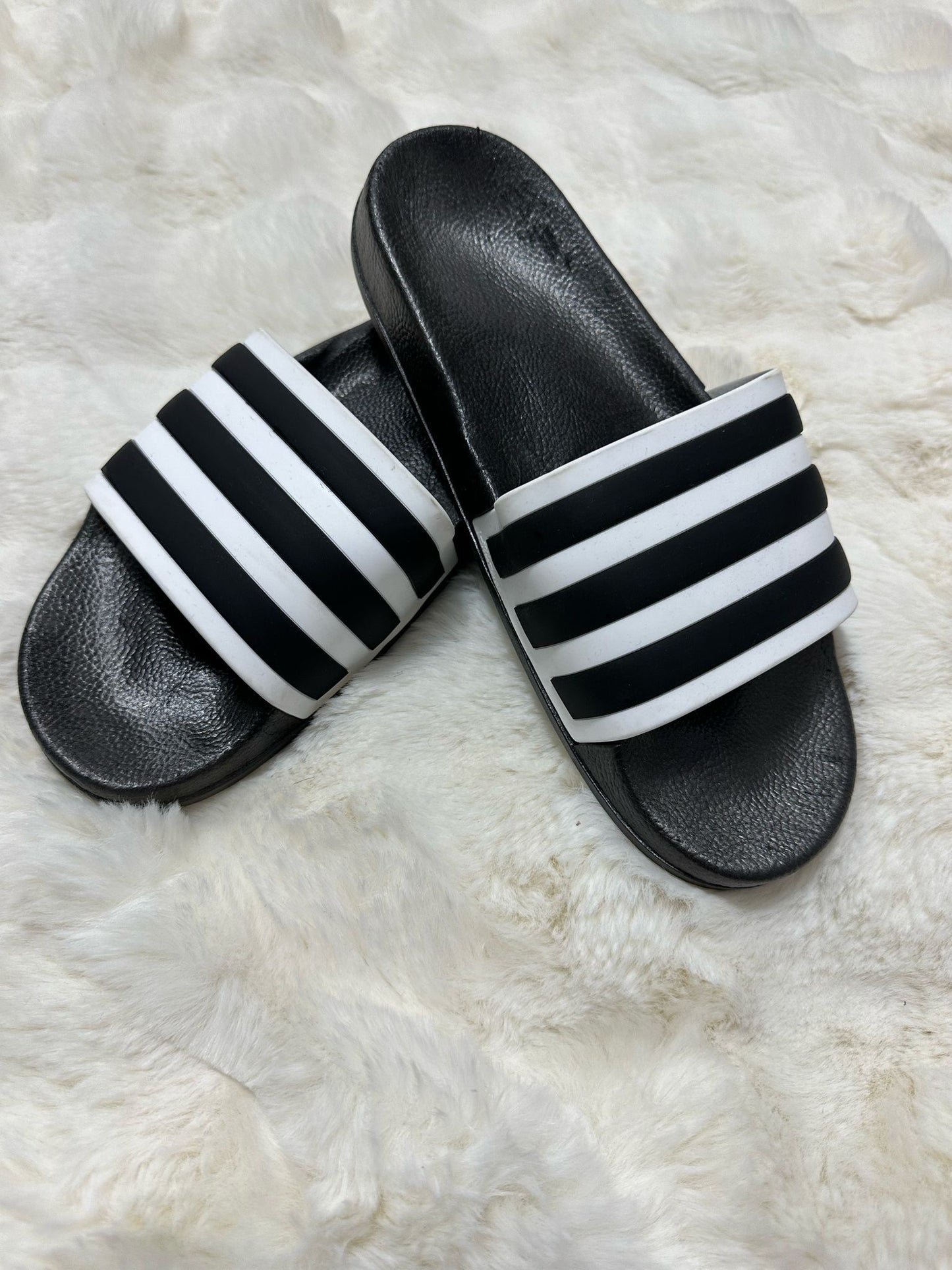 Papuci Ad negru/alb