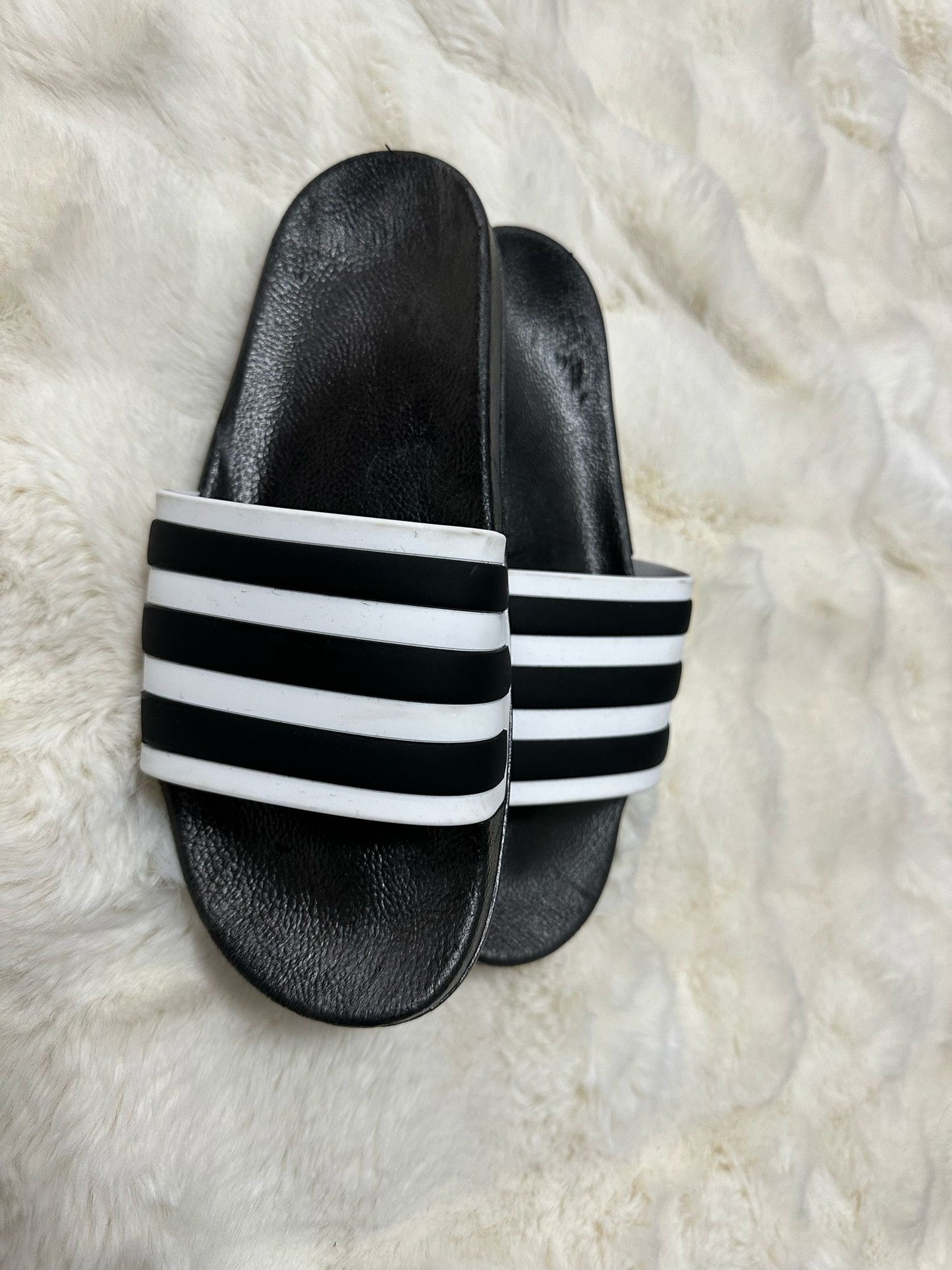 Papuci Ad negru/alb