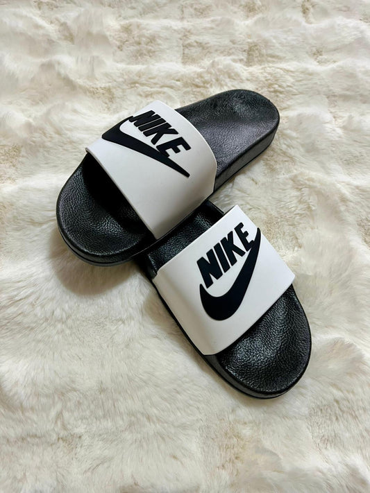 Papuci Dama Nk Alb/Negru