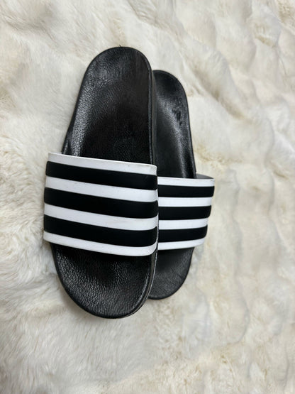 Papuci Ad negru/alb